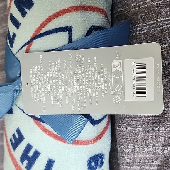 Spiderman Beach Towel - Picture 4 of 4